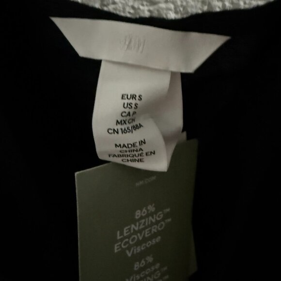 H&M Women black dress with tag size S - Picture 2 of 3